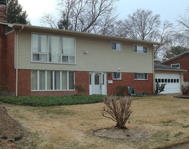 6713 Old Chesterbrook Rd - Photo Thumbnail 2