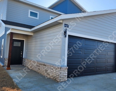 1609 Sw Casuarina Dr - Photo Thumbnail 0