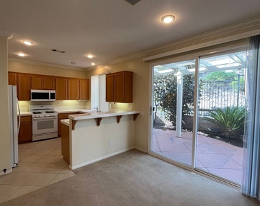 2989 West Canyon Avenue - Photo Thumbnail 4