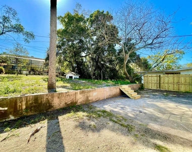 6152 Warren Avenue - Photo Thumbnail 20