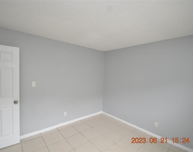 2207 Irene Street - Photo Thumbnail 15