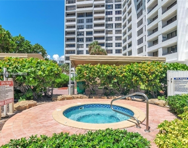 3505 S Ocean Dr - Photo Thumbnail 2