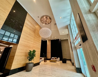 950 Brickell Bay Dr - Photo Thumbnail 19