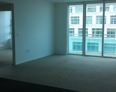 950 Brickell Bay Dr - Photo Thumbnail 2