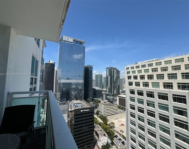 950 Brickell Bay Dr - Photo Thumbnail 29