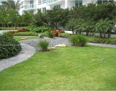 950 Brickell Bay Dr - Photo Thumbnail 7