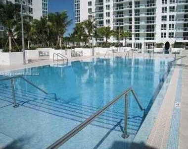 950 Brickell Bay Dr - Photo Thumbnail 25