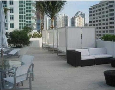 950 Brickell Bay Dr - Photo Thumbnail 8