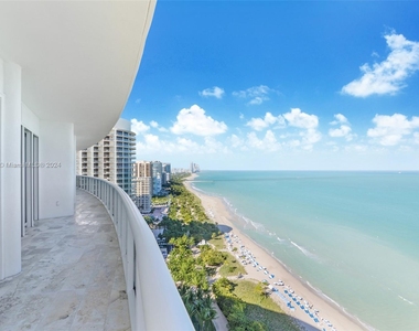 9601 Collins Ave - Photo Thumbnail 3