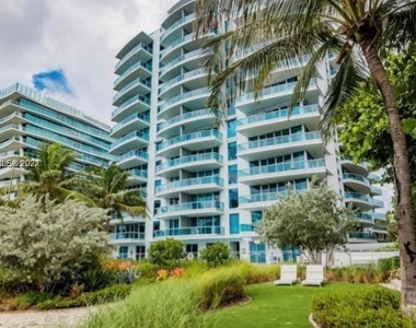 9401 Collins Ave - Photo Thumbnail 1