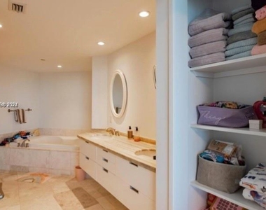 9401 Collins Ave - Photo Thumbnail 9