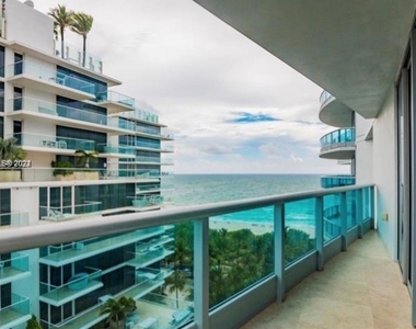 9401 Collins Ave - Photo Thumbnail 12