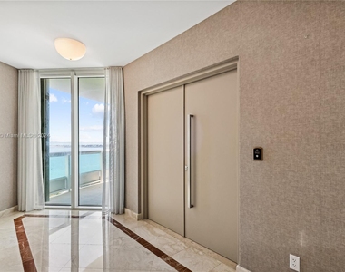 1643 Brickell Ave - Photo Thumbnail 1