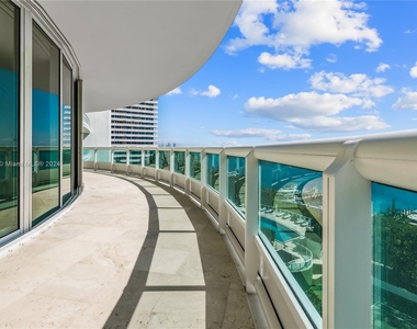 1643 Brickell Ave - Photo Thumbnail 4