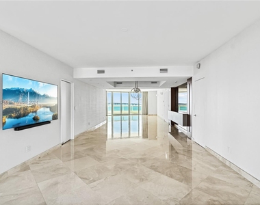 1643 Brickell Ave - Photo Thumbnail 14