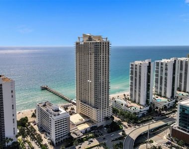 16699 Collins Ave Avail June 3rd - Photo Thumbnail 36