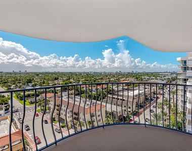 8877 Collins Avenue - Photo Thumbnail 20