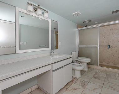 8877 Collins Avenue - Photo Thumbnail 11