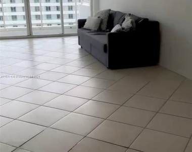 5600 Collins Ave - Photo Thumbnail 3