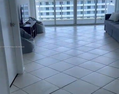 5600 Collins Ave - Photo Thumbnail 2