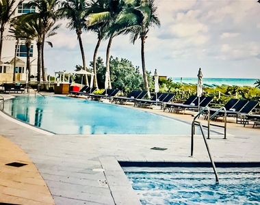 6799 Collins Ave - Photo Thumbnail 19