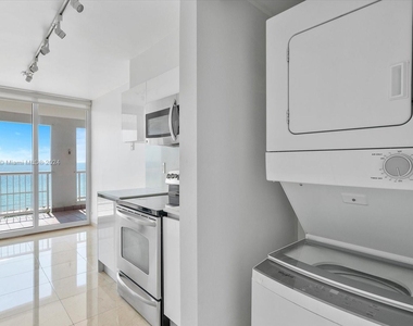 9341 Collins Ave - Photo Thumbnail 14