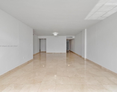 9341 Collins Ave - Photo Thumbnail 10