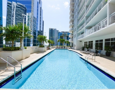 1200 Brickell Bay Dr - Photo Thumbnail 1