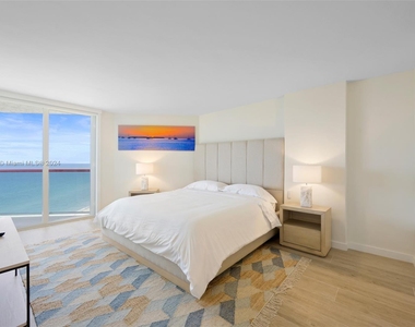 6767 Collins Ave - Photo Thumbnail 8