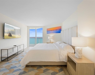 6767 Collins Ave - Photo Thumbnail 9