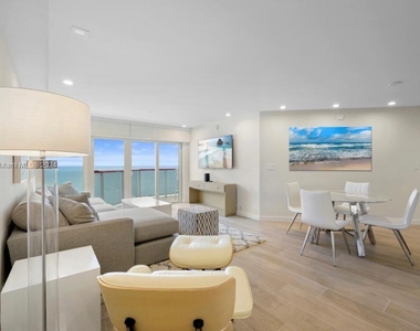 6767 Collins Ave - Photo Thumbnail 4