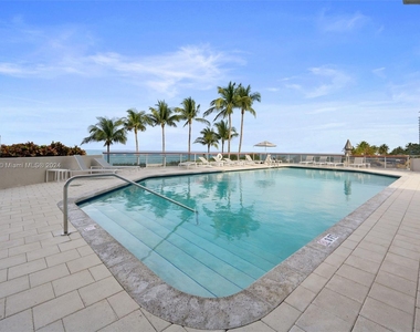 6767 Collins Ave - Photo Thumbnail 22