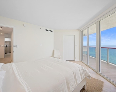 6767 Collins Ave - Photo Thumbnail 13