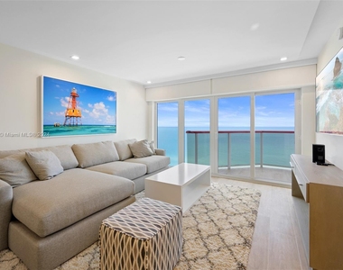 6767 Collins Ave - Photo Thumbnail 5