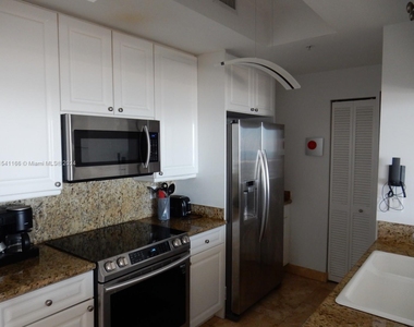 848 Brickell Key Dr - Photo Thumbnail 21