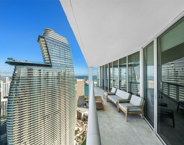 465 Brickell Ave - Photo Thumbnail 15