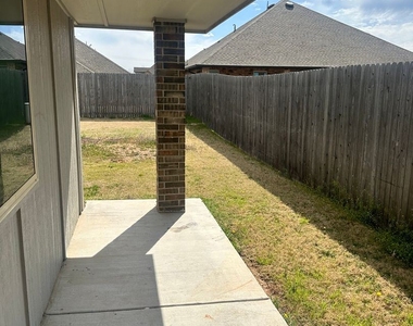 4224 Nw 152nd Terrace - Photo Thumbnail 9