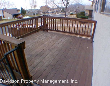 650 Paradise Ln - Photo Thumbnail 1