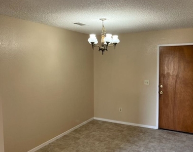 655 Vine Ct. - Photo Thumbnail 2