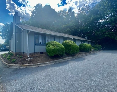 641 Statesville Blvd - Photo Thumbnail 3