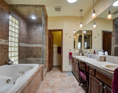 8941 Diamond Falls Drive - Photo Thumbnail 22