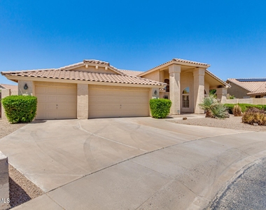 10688 S Mustang Drive - Photo Thumbnail 10