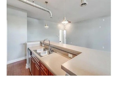 502 Pryor Street Sw - Photo Thumbnail 3