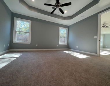 203 Laurel Oaks - Photo Thumbnail 12