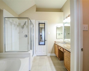 1125 Brittany Place - Photo Thumbnail 11
