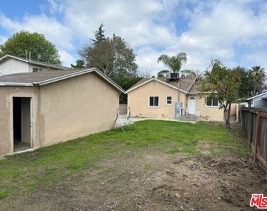 15016 Martha St - Photo Thumbnail 30