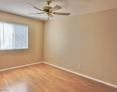 8105 Riviera Beach Drive - Photo Thumbnail 12