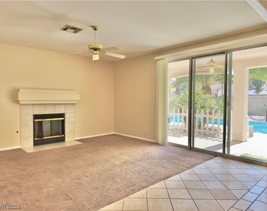 8105 Riviera Beach Drive - Photo Thumbnail 3