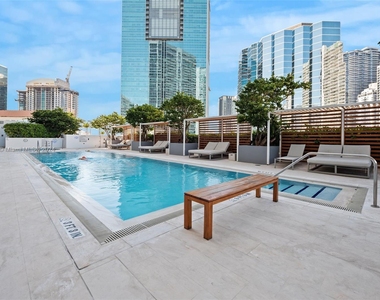 1300 Brickell Bay Dr - Photo Thumbnail 27