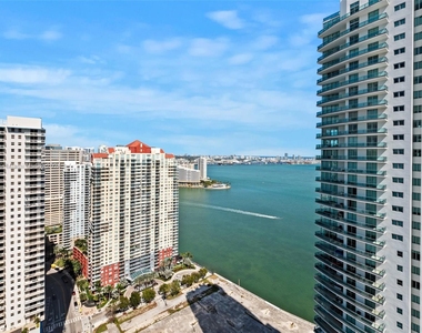 1300 Brickell Bay Dr - Photo Thumbnail 21